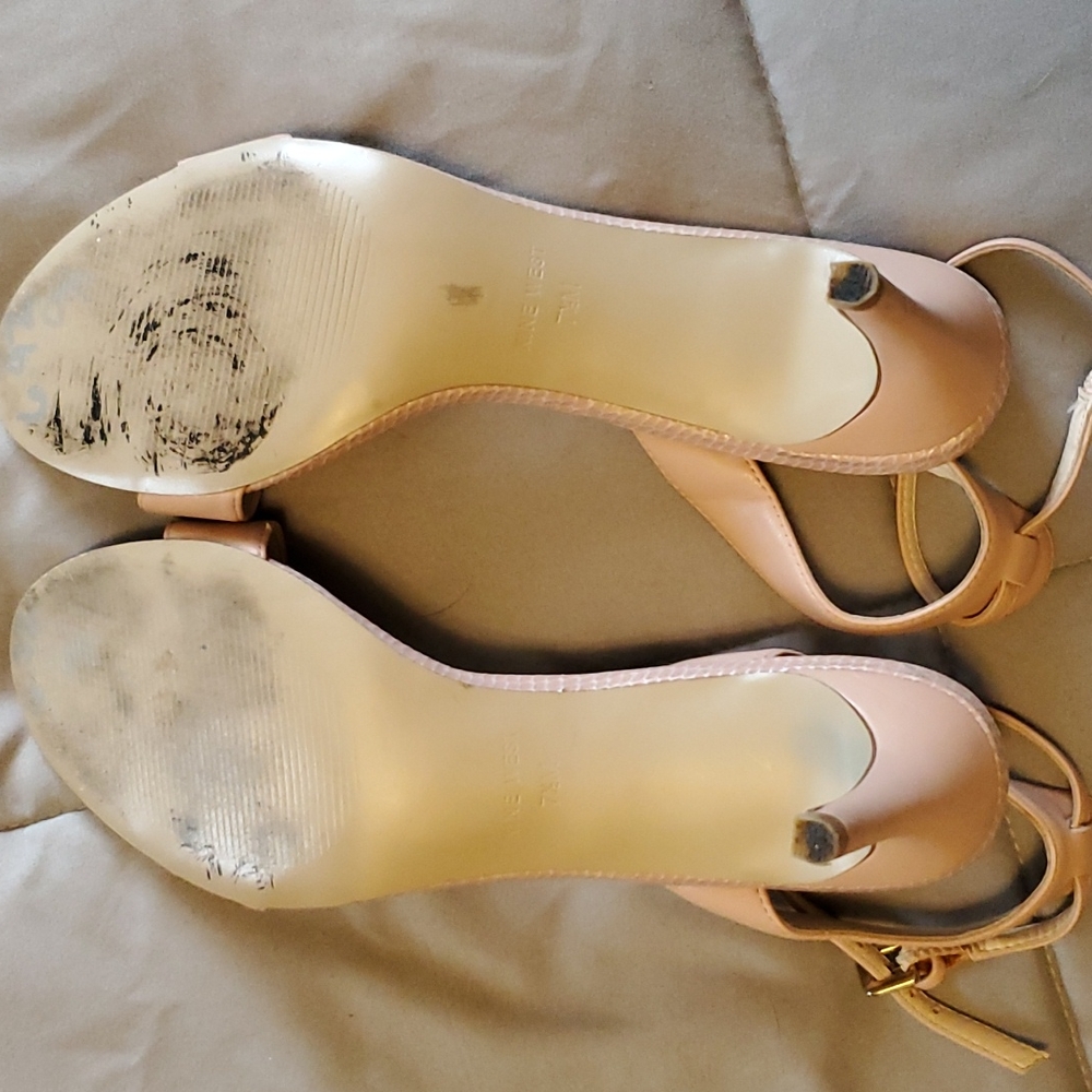 Heels - Picture 4 of 6